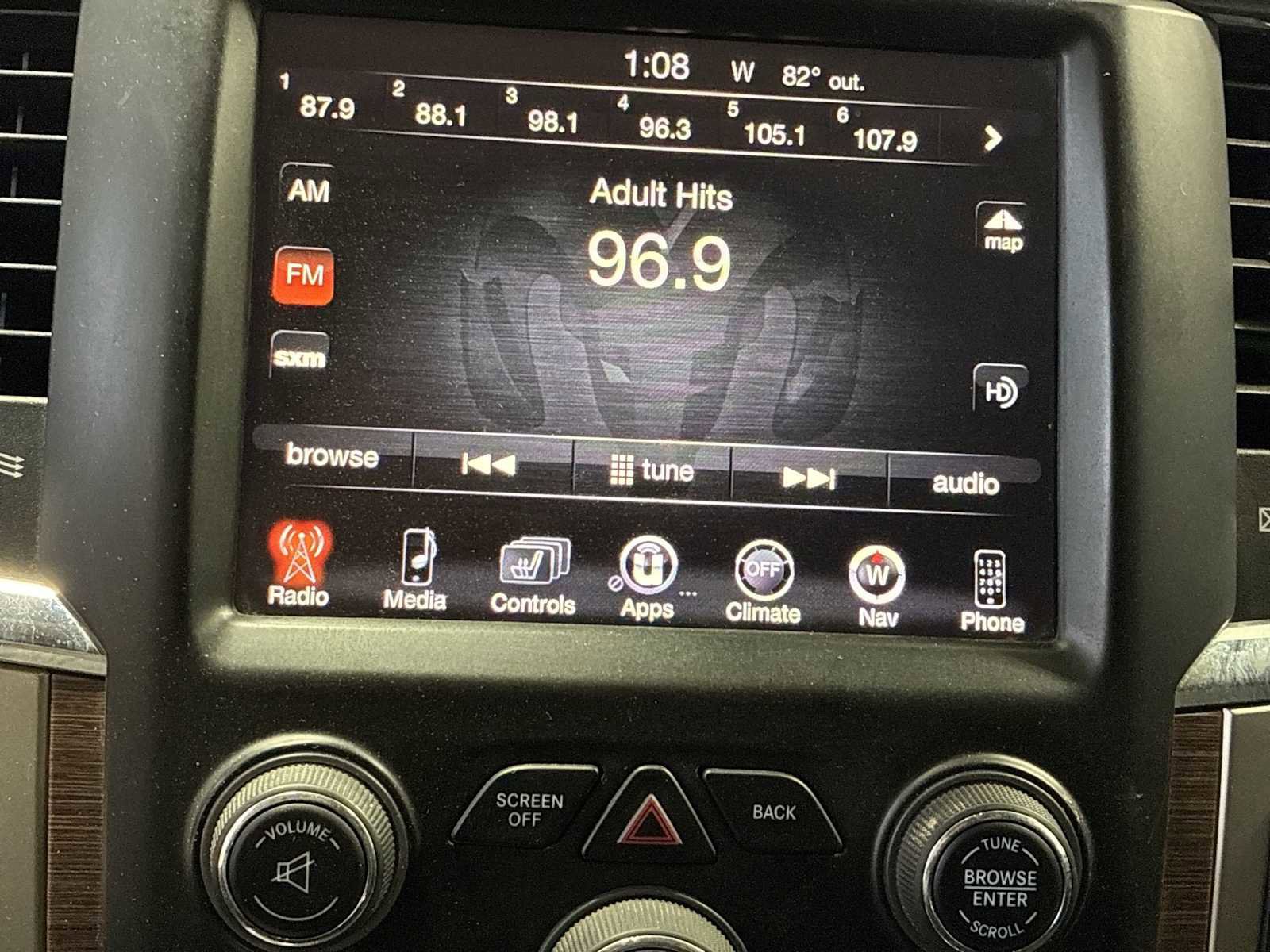 Used 2014 RAM 1500 Laramie w/ Convenience Group image 12