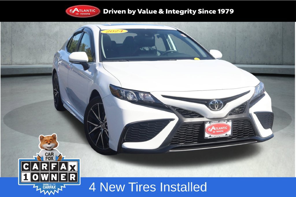 Used 2024 Toyota Camry SE w/ Cold Weather Package
