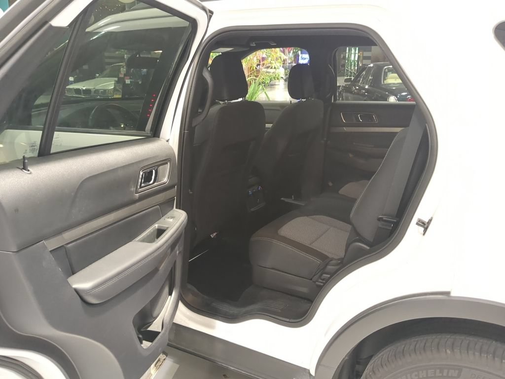 Certified 2018 Ford Explorer XLT w/ Equipment Group 201A AWD/4WD image 13