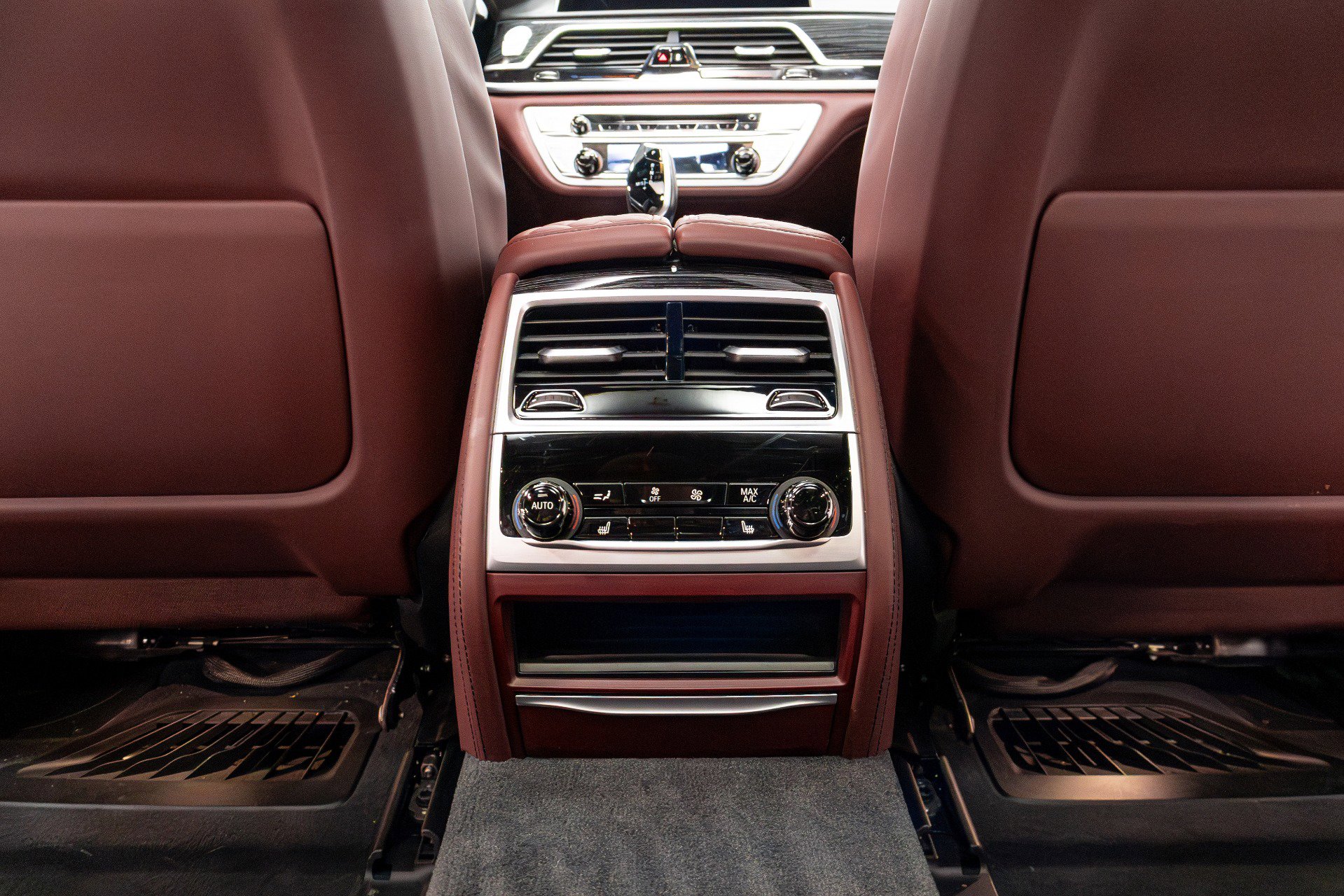 Used 2020 BMW 750i xDrive w/ Executive Package image 27