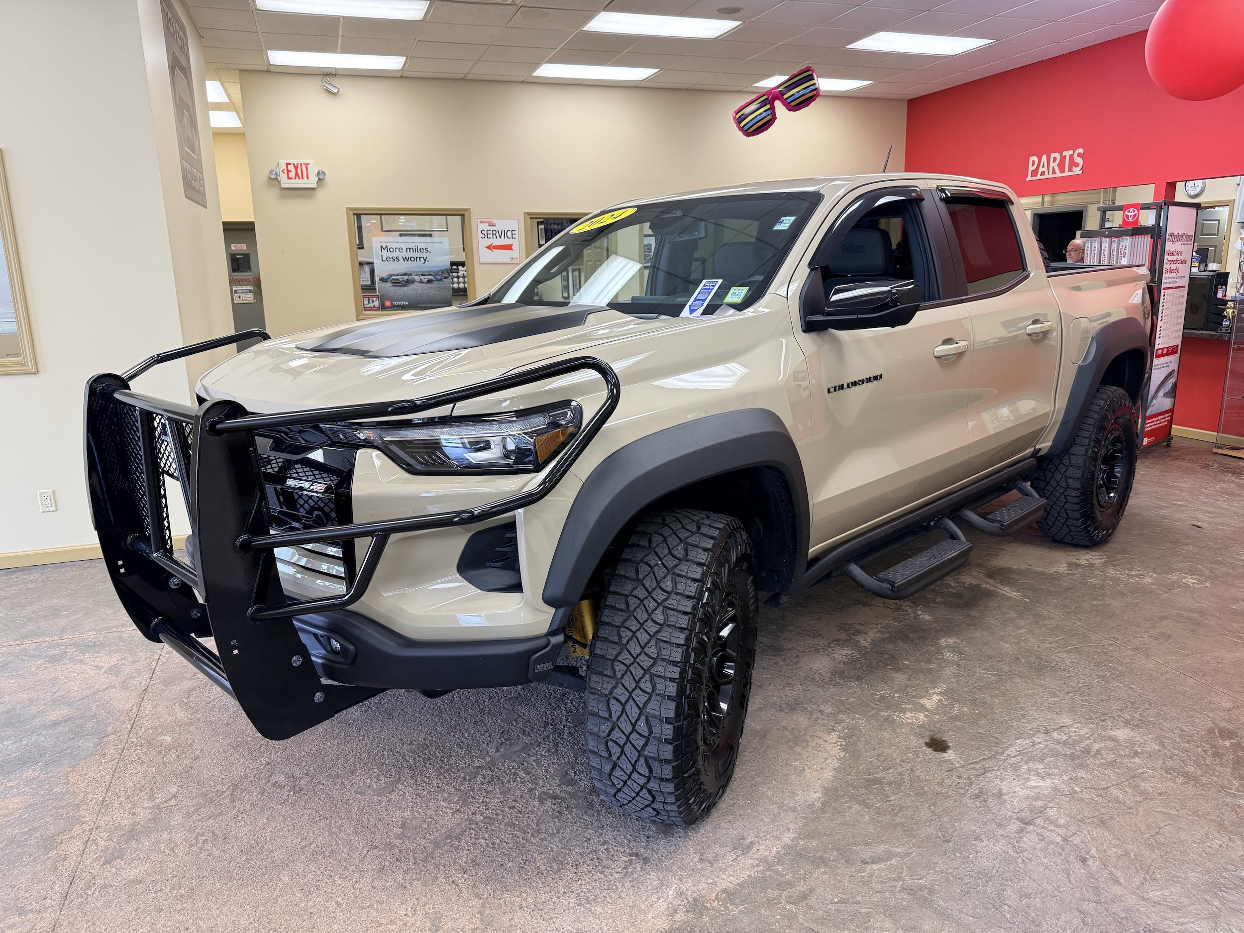 Used 2024 Chevrolet Colorado ZR2 w/ ZR2 Bison Edition AWD/4WD image 4