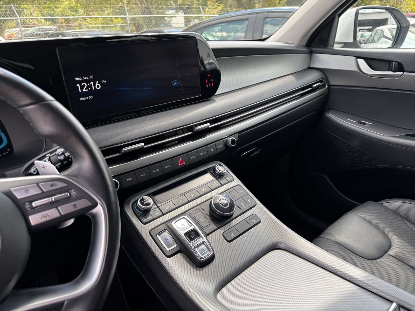 Used 2024 Hyundai Palisade SEL FWD image 16