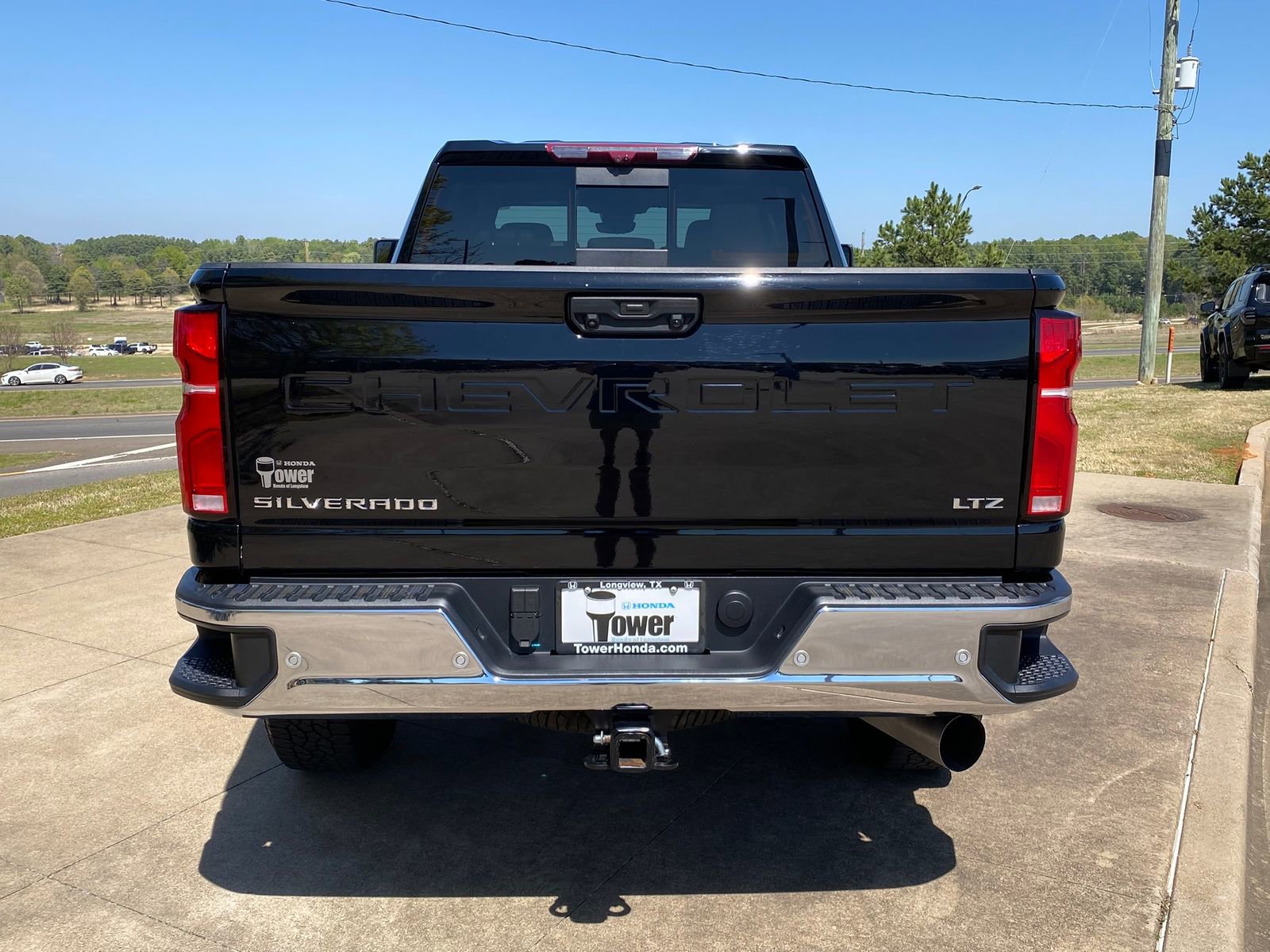 Used 2025 Chevrolet Silverado 2500 LTZ w/ LTZ Plus Package image 5
