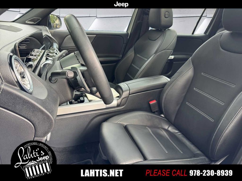 Used 2024 Mercedes-Benz GLB 35 AMG 4MATIC image 11