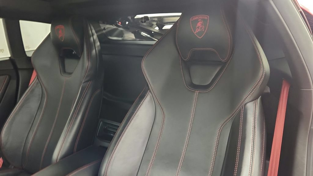 Used 2017 Lamborghini Huracan LP 580-2 RWD image 31