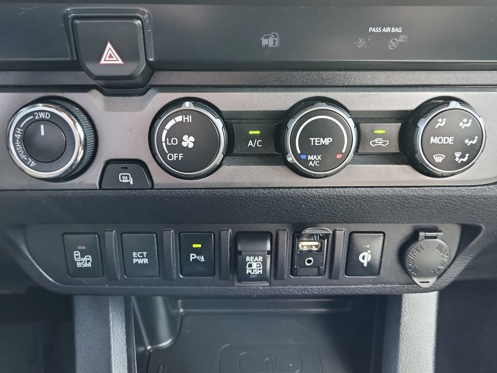 Used 2019 Toyota Tacoma TRD Off-Road w/ Technology Package AWD/4WD image 22