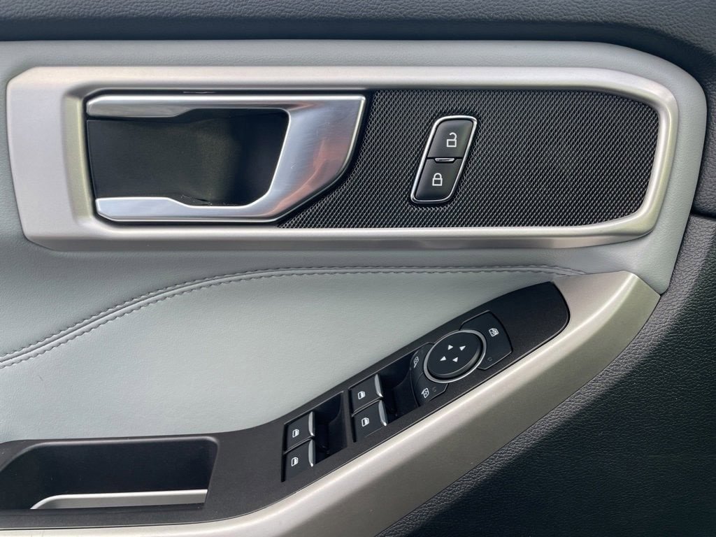 Used 2023 Ford Explorer XLT w/ Equipment Group 202A image 23