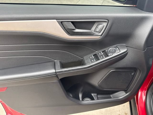 Used 2022 Ford Escape SE w/ Convenience Package FWD image 10