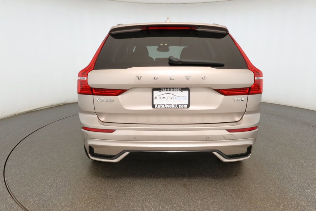 Used 2025 Volvo XC60 T8 Ultra w/ Protection Package Premier image 5