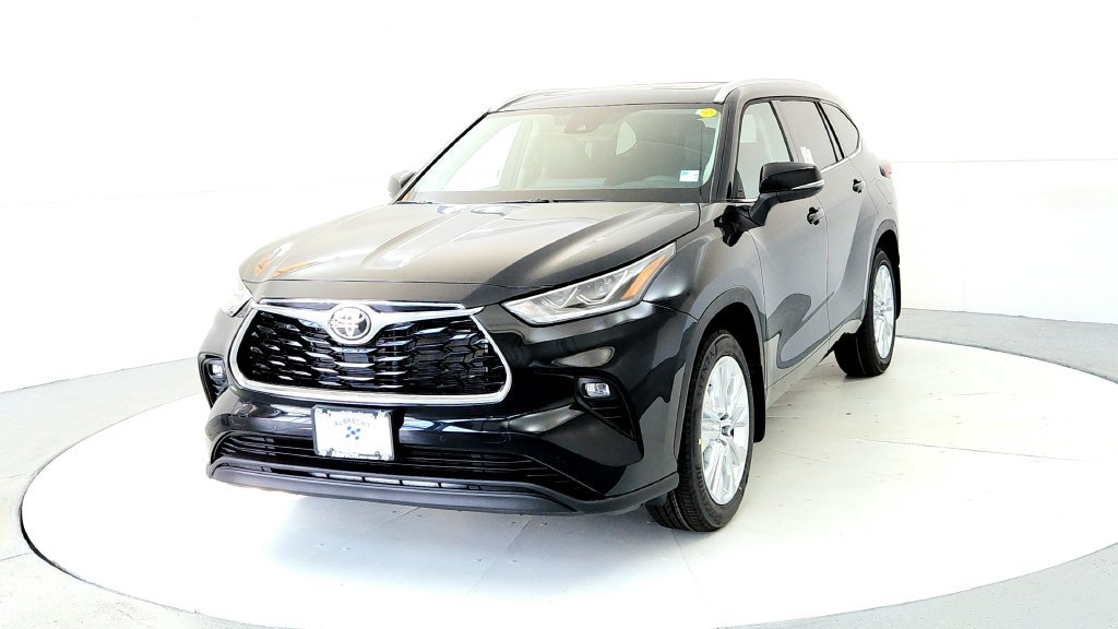 New 2026 Toyota Highlander Limited AWD/4WD image 2