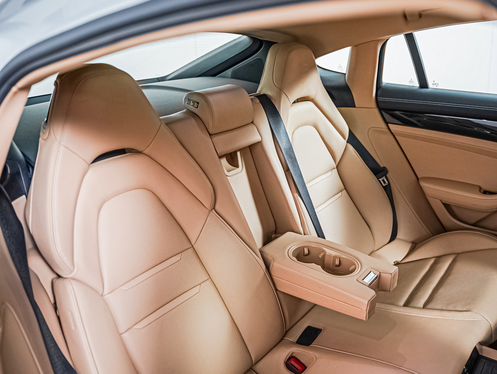 Certified 2023 Porsche Panamera 4S image 6
