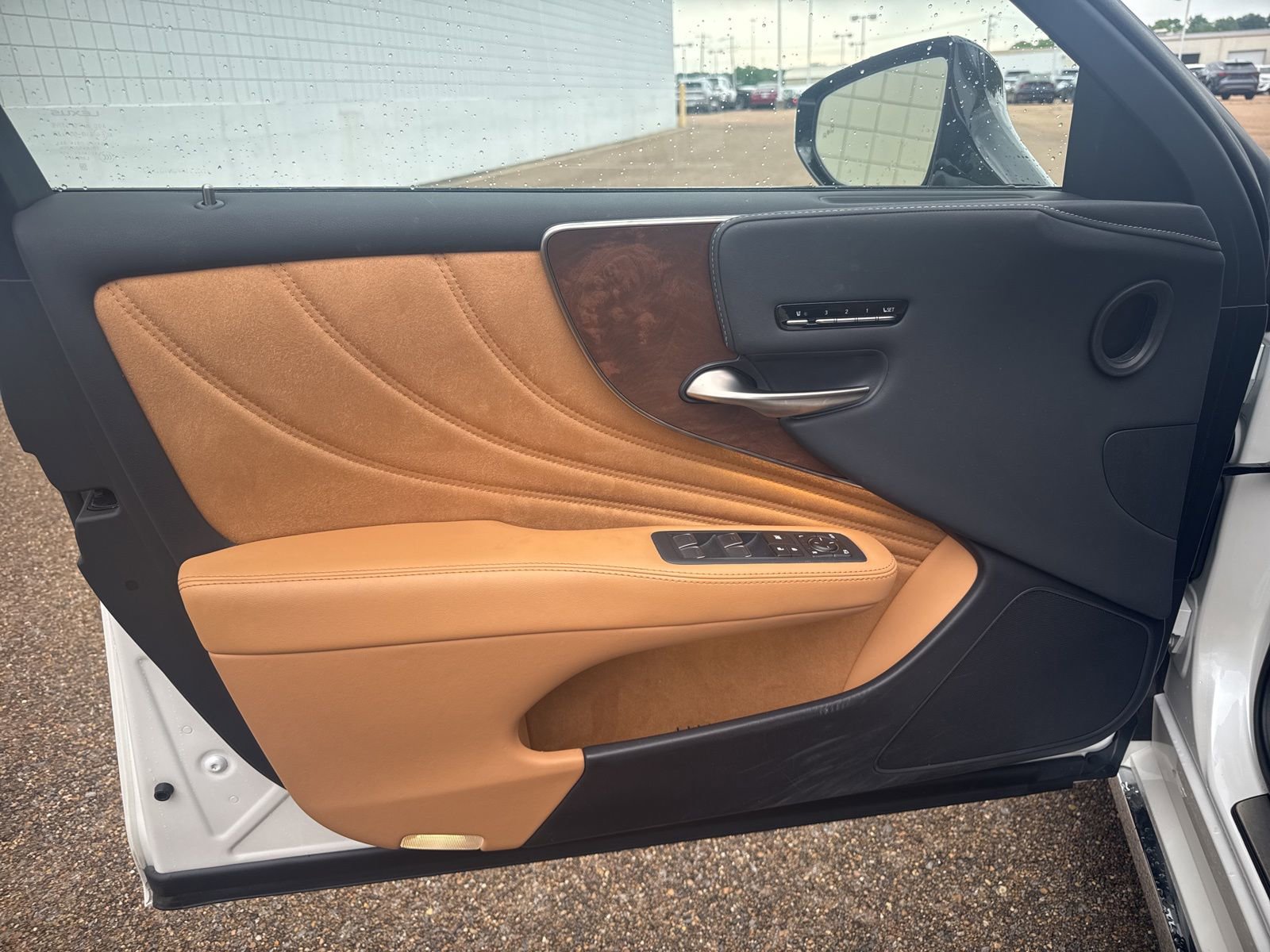 Used 2022 Lexus LS 500 RWD image 21