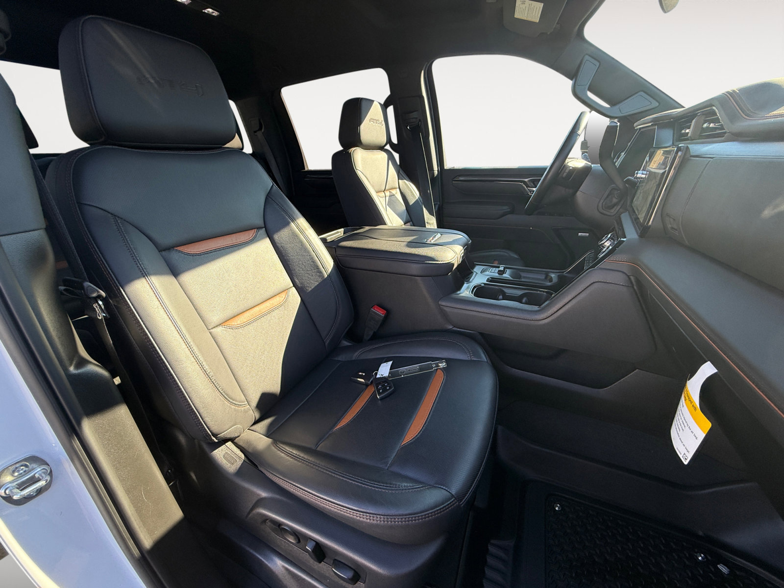 Used 2025 GMC Sierra 2500 AT4 image 19