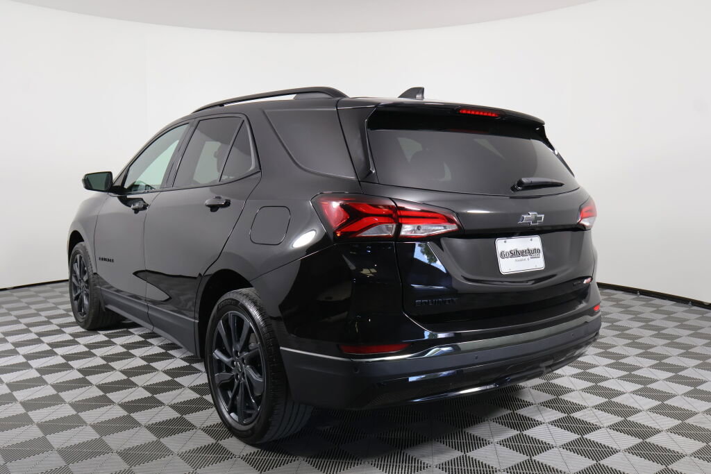Used 2022 Chevrolet Equinox RS w/ LPO, Floor Liner Package image 3