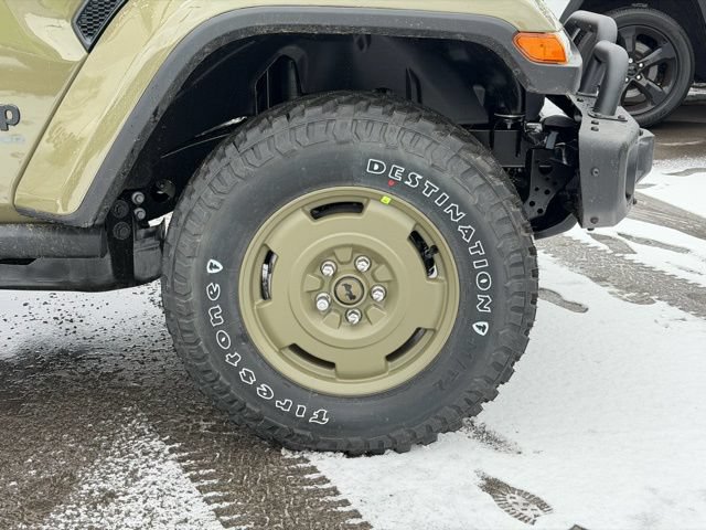Used 2026 Jeep Gladiator Willys AWD/4WD image 3