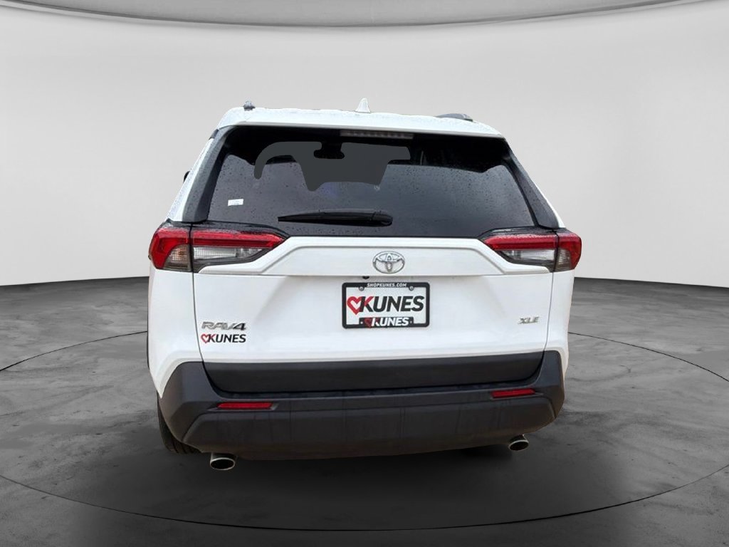 Used 2025 Toyota RAV4 XLE FWD image 8