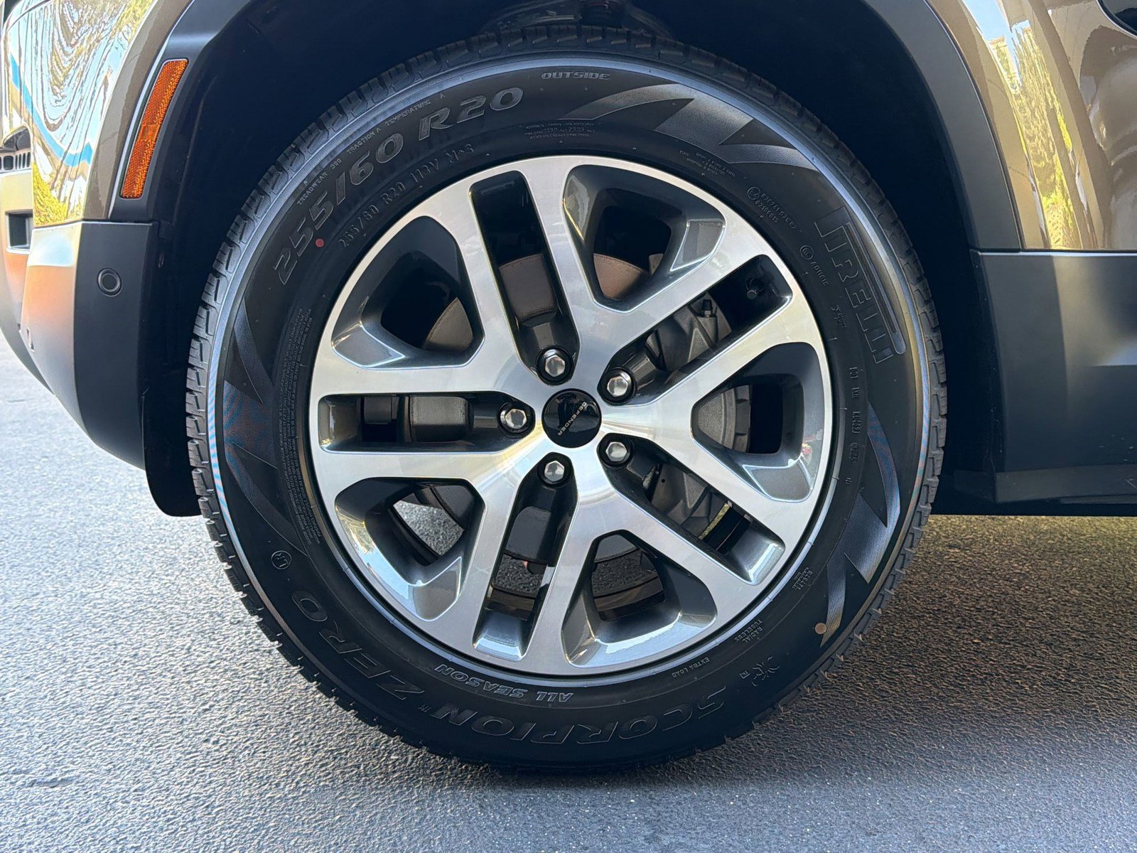 New 2026 Land Rover Defender 110 S image 12