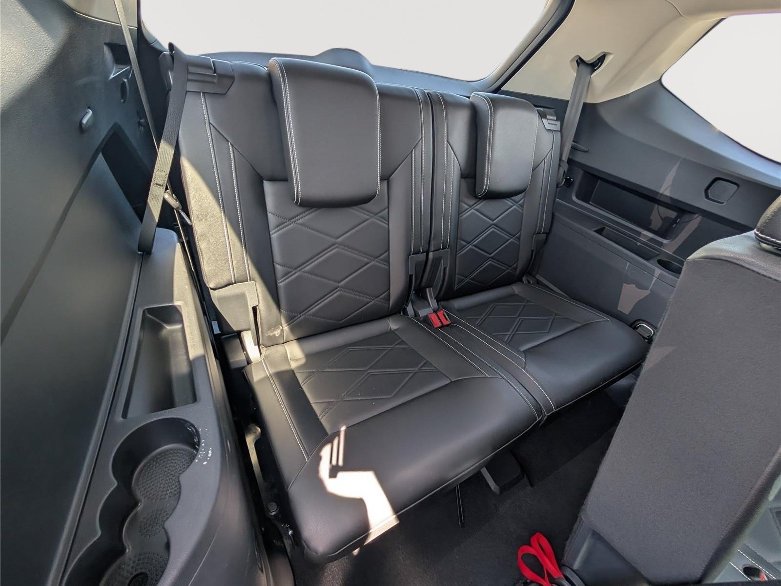 Used 2025 Volkswagen Atlas SE AWD/4WD image 13