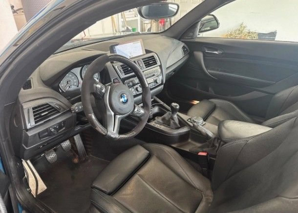 Used 2017 BMW M2 RWD image 2