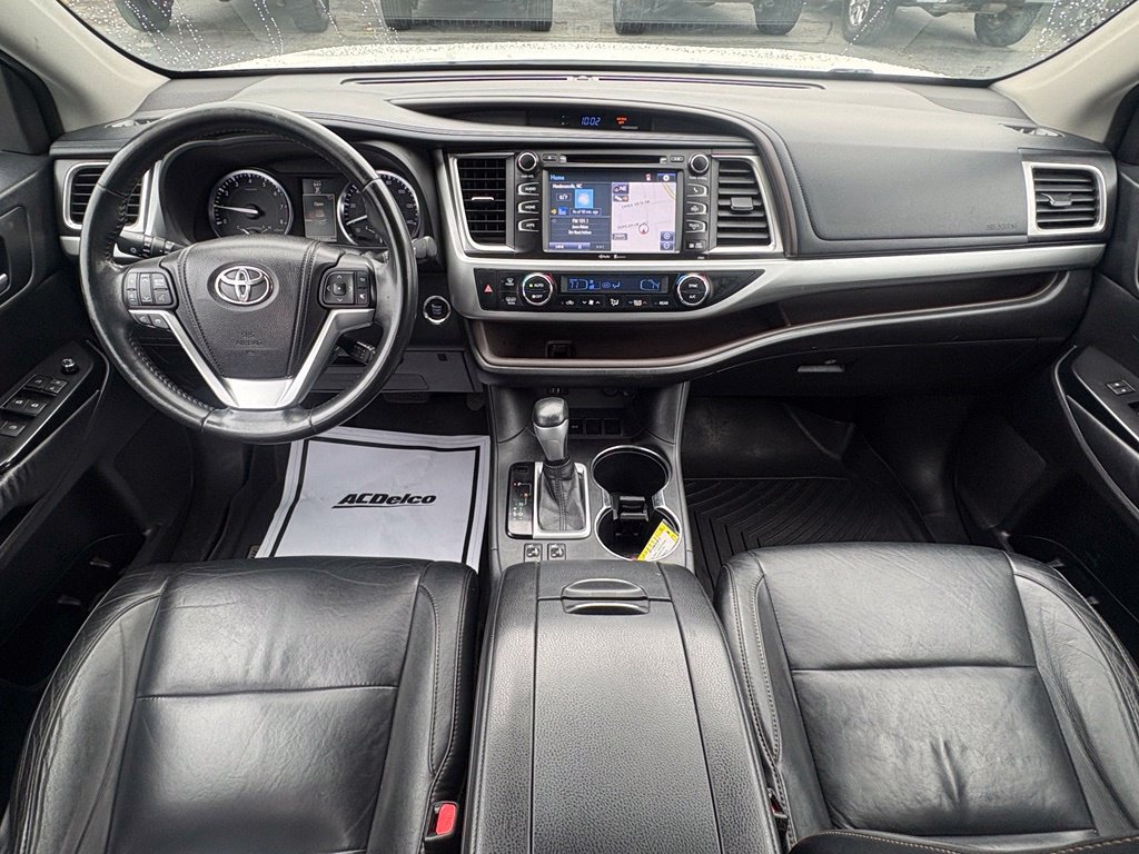 Used 2014 Toyota Highlander XLE FWD image 8
