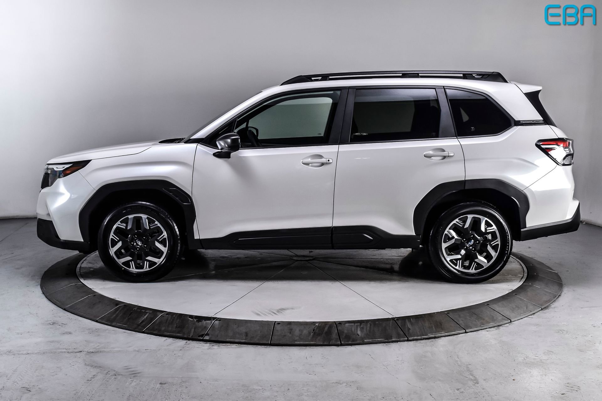 Used 2025 Subaru Forester Premium AWD/4WD image 3