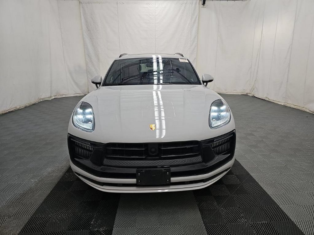 Used 2023 Porsche Macan S AWD/4WD image 2