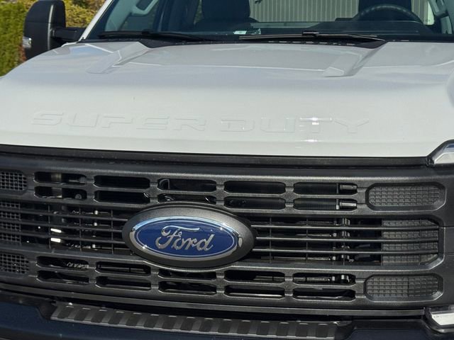 New 2026 Ford F550 4x4 Regular Cab Super Duty image 5