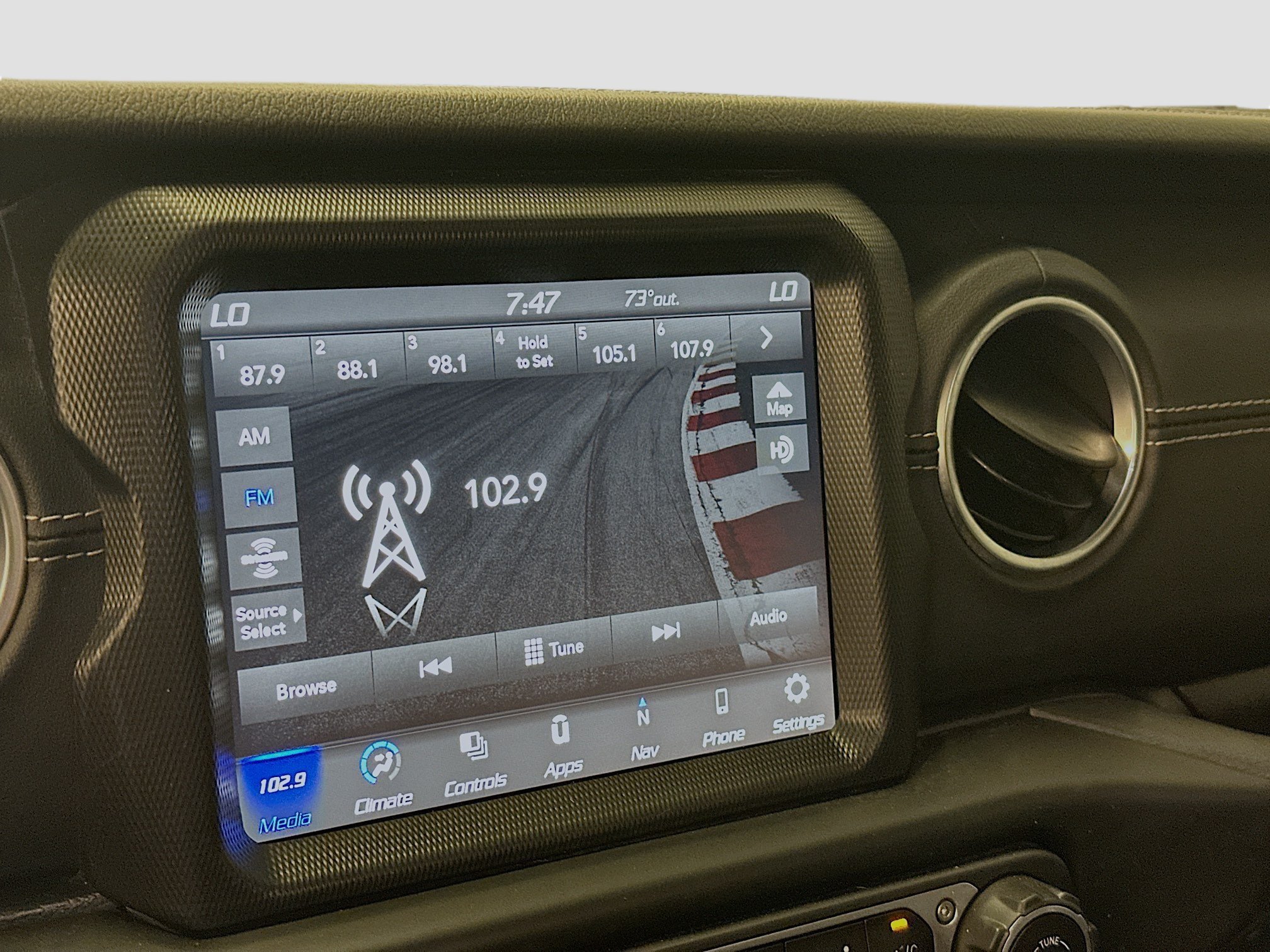 Used 2023 Jeep Wrangler Unlimited Sahara AWD/4WD image 21