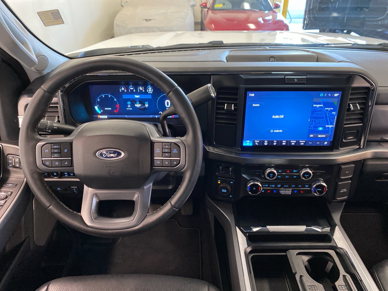 Used 2025 Ford F350 Lariat AWD/4WD image 11