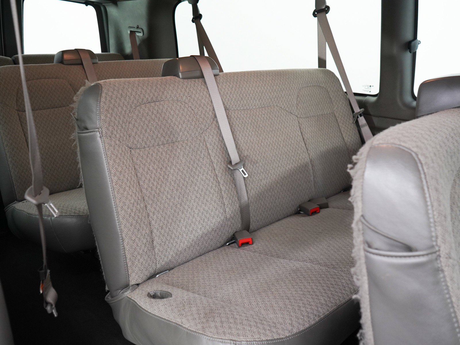 Used 2025 Chevrolet Express 3500 LT w/ LT Preferred Equipment Group RWD image 13