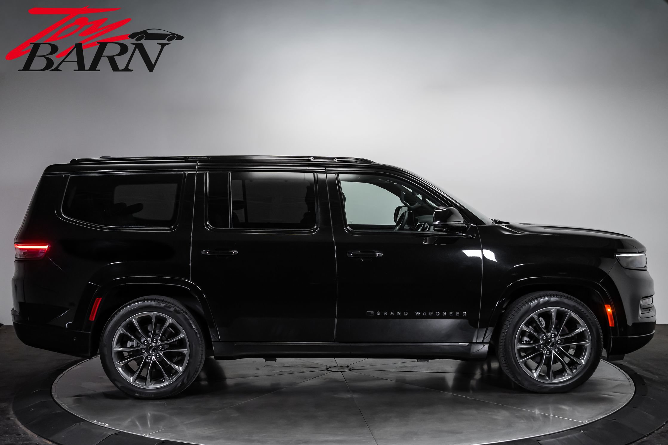 Used 2024 Jeep Grand Wagoneer Series II w/ Quick Order Packagew 28T AWD/4WD image 6