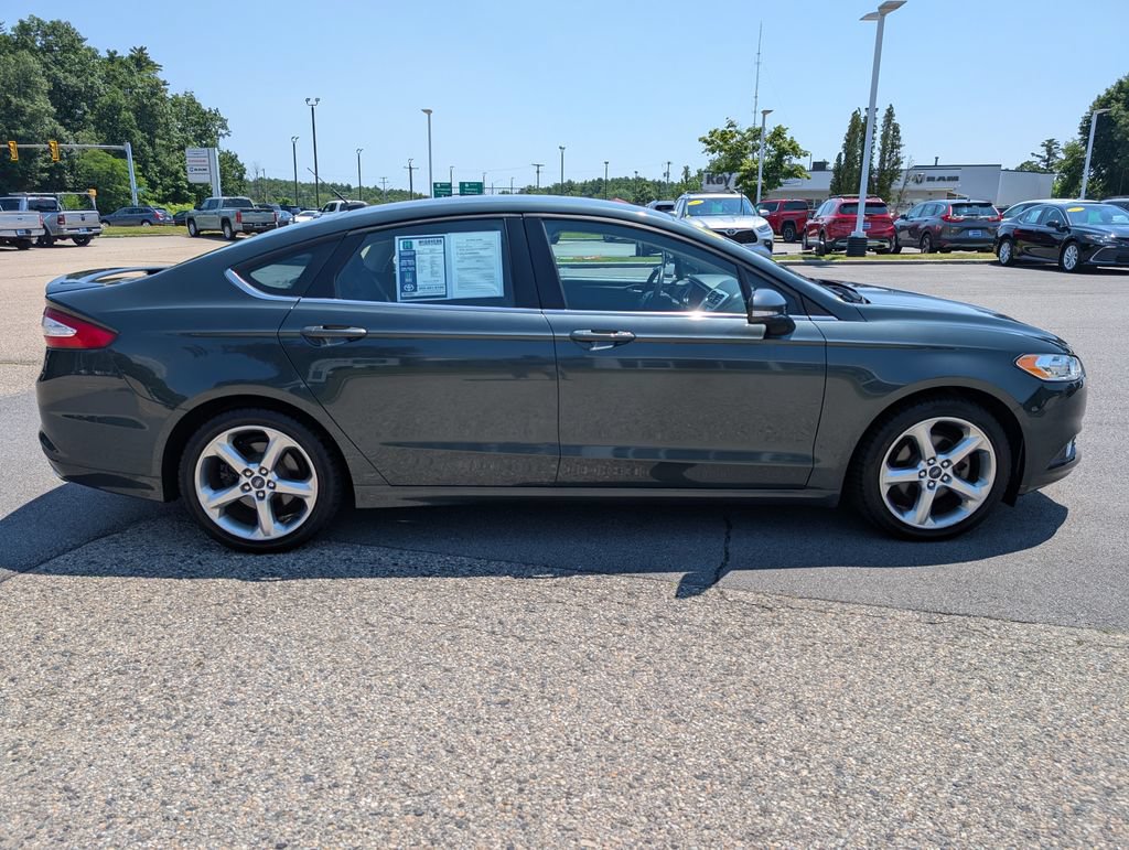 Used 2015 Ford Fusion SE w/ Equipment Group 201A FWD image 6