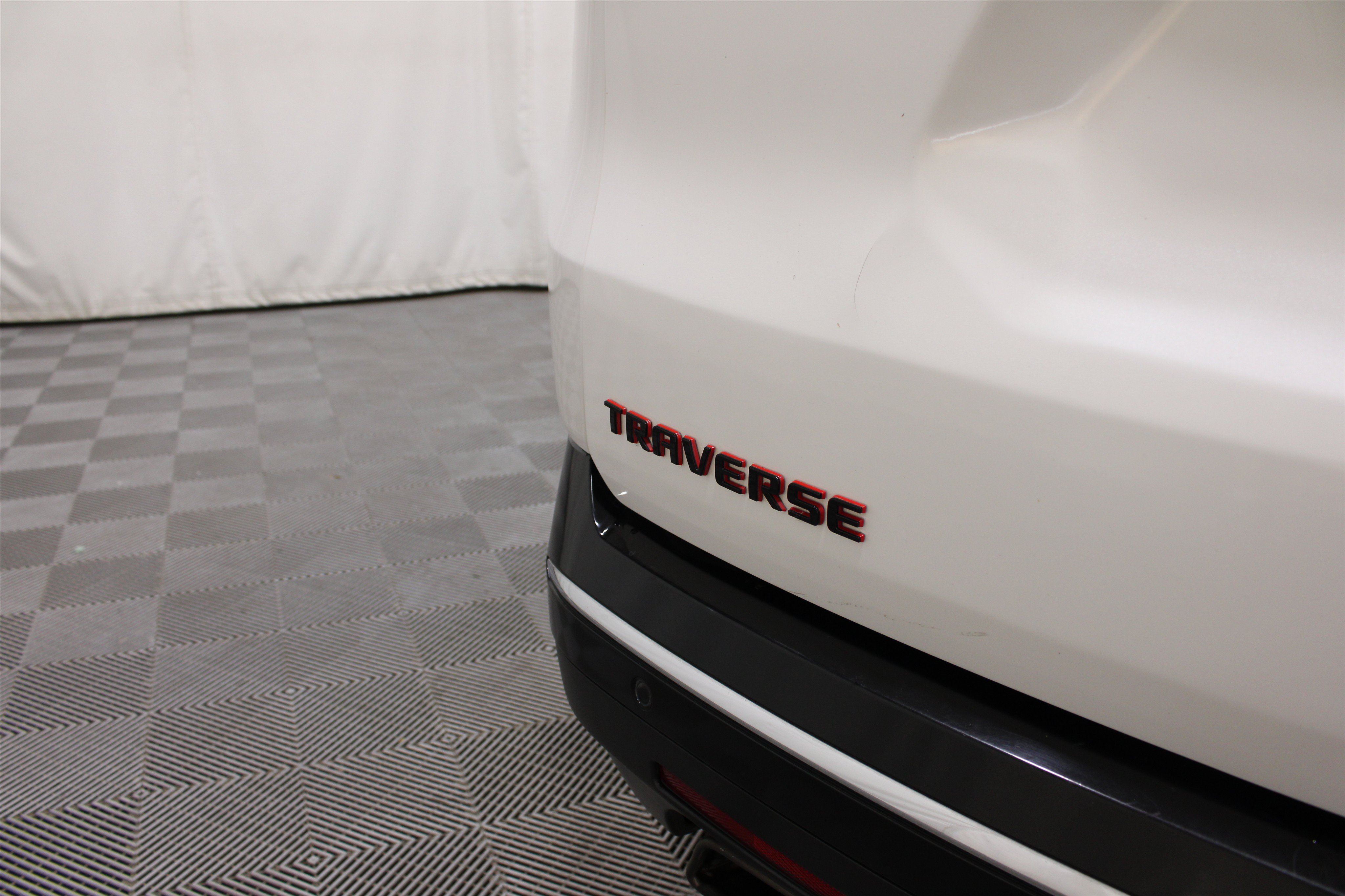 Used 2020 Chevrolet Traverse Premier w/ Redline Edition FWD image 32