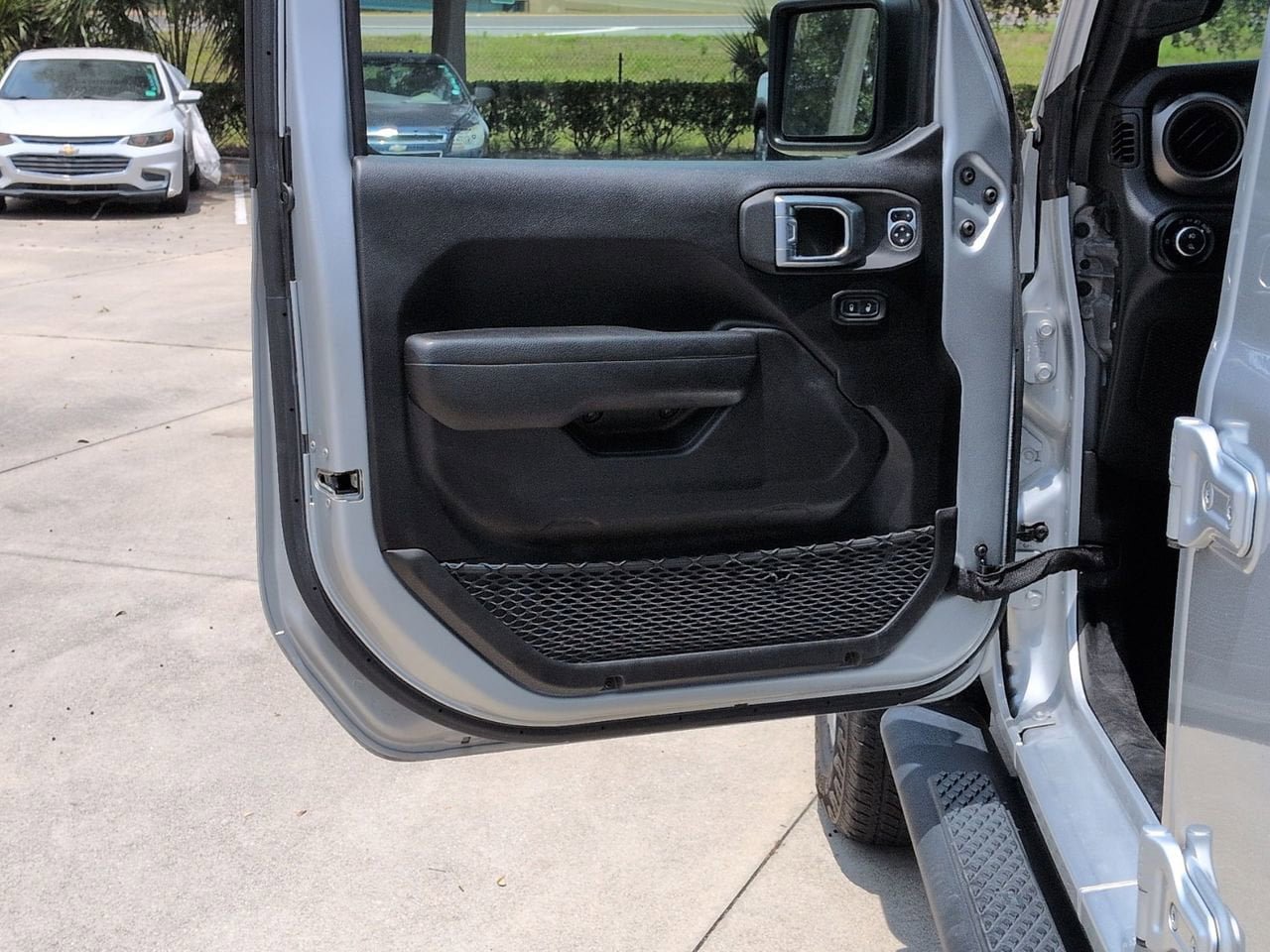 Used 2023 Jeep Gladiator Sport AWD/4WD image 8