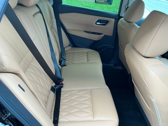 Used 2023 Nissan Rogue Platinum AWD/4WD image 16