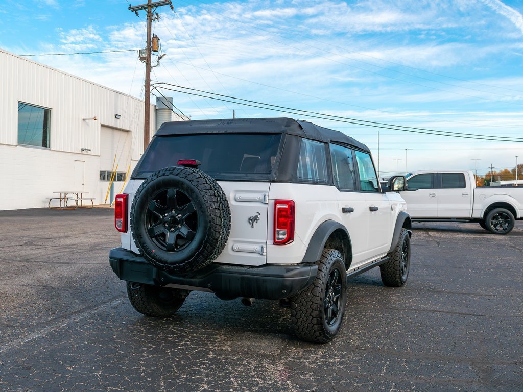 Used 2022 Ford Bronco Black Diamond image 4