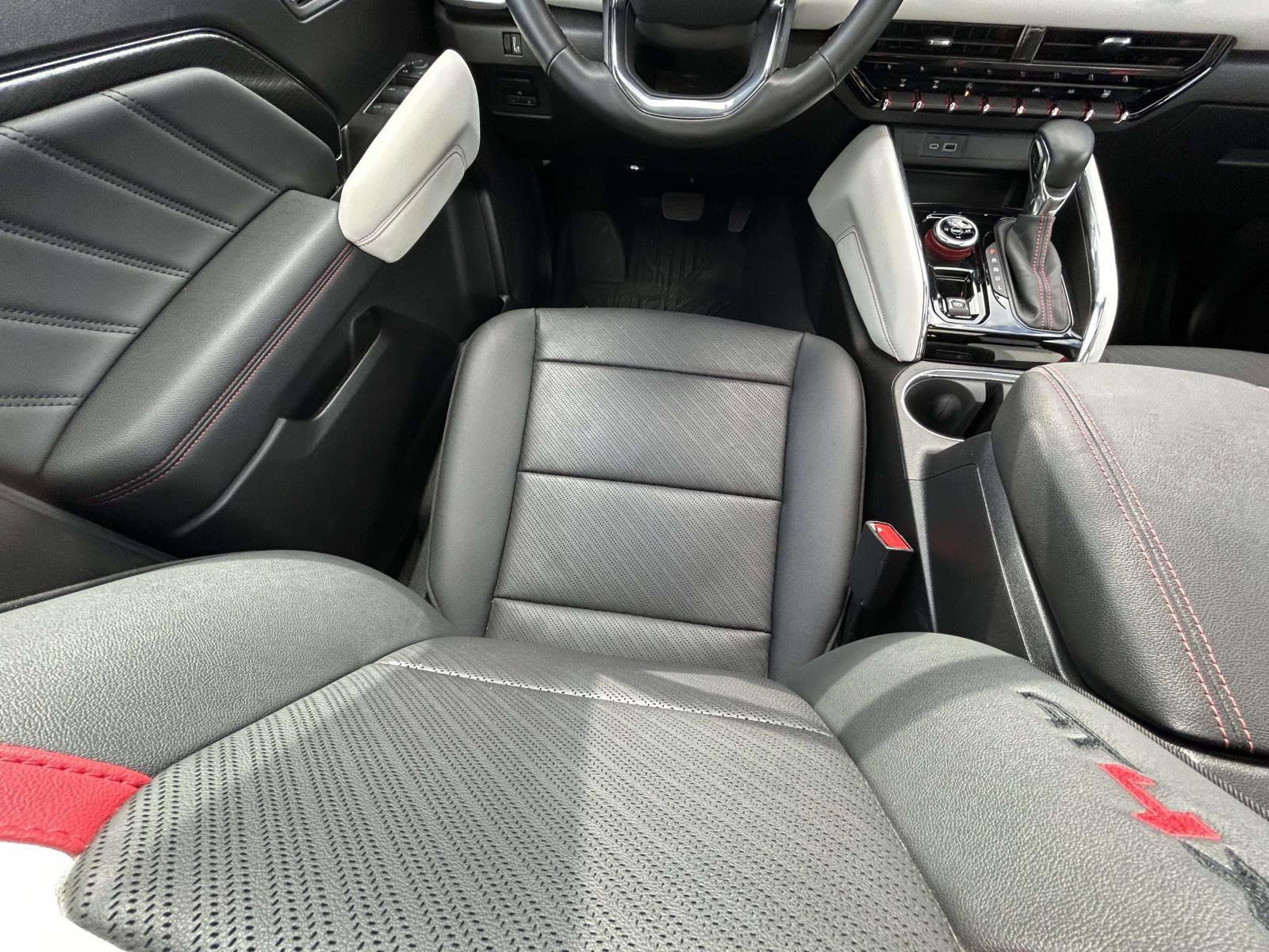 Used 2024 GMC Canyon AT4X image 14