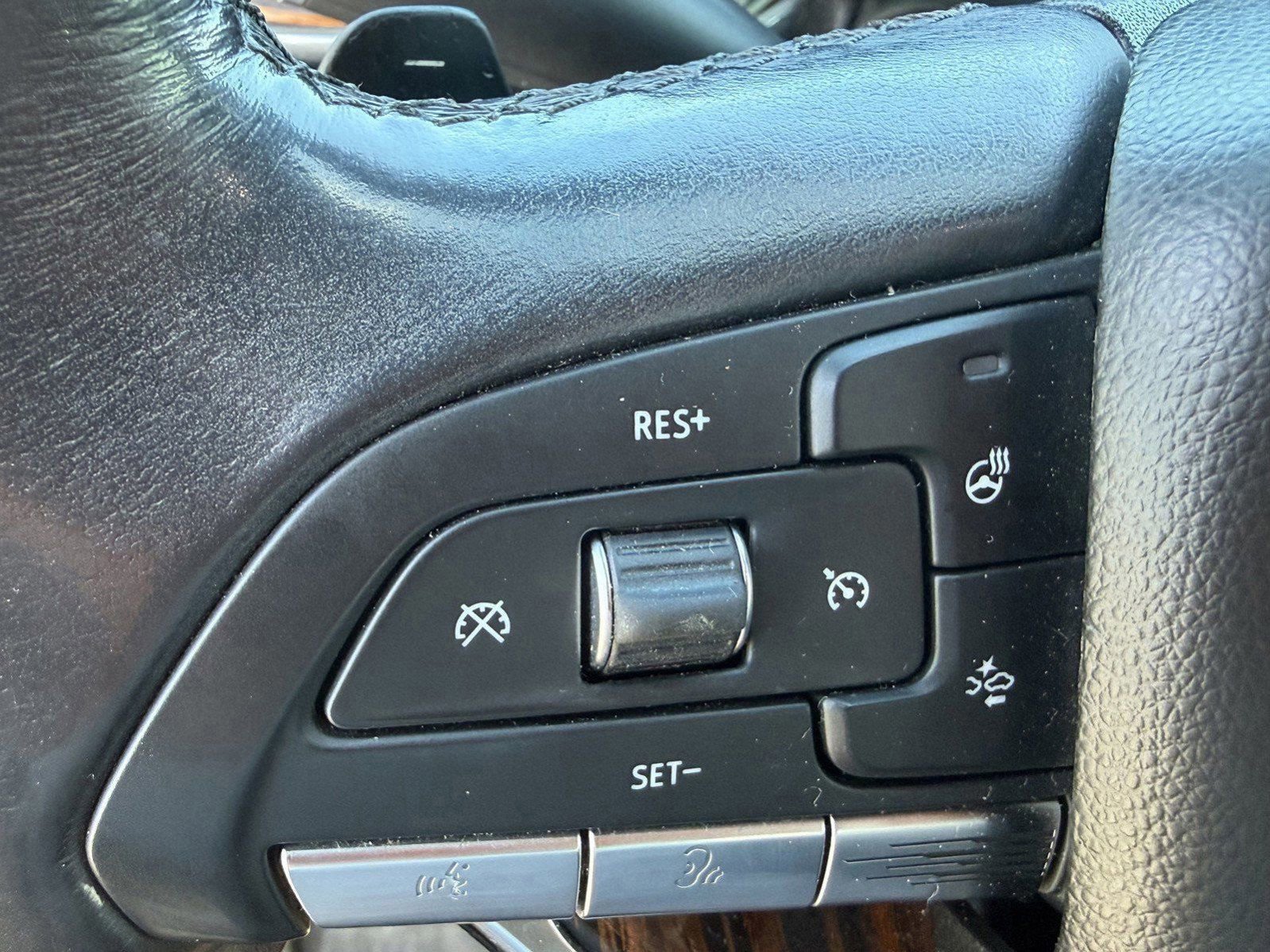 Used 2021 Cadillac Escalade Luxury image 27
