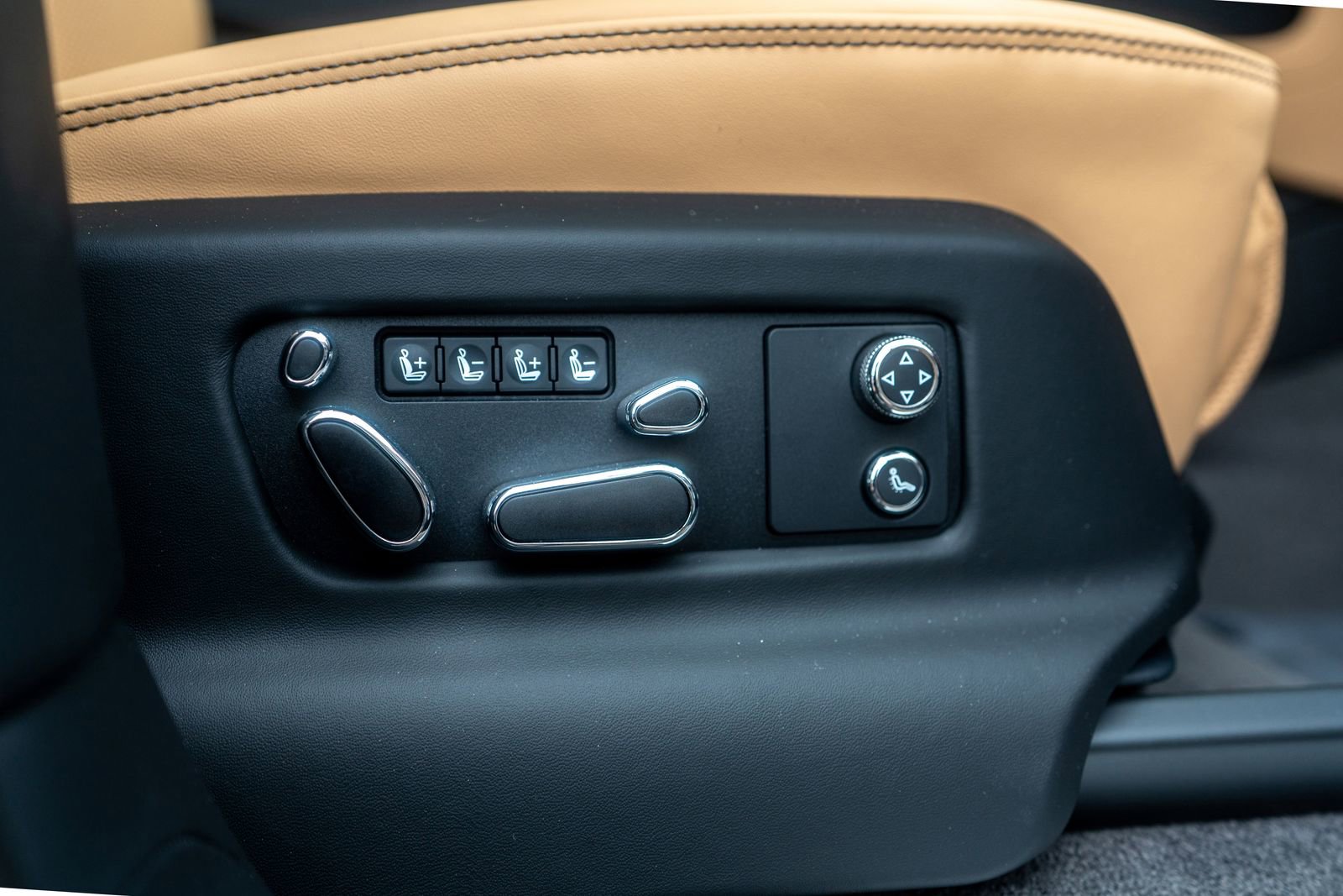 New 2025 Bentley Bentayga image 39