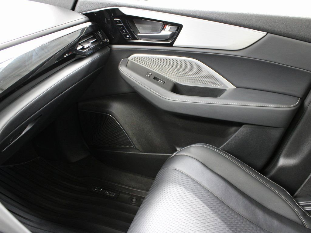 Used 2023 Acura MDX SH-AWD w/ Technology Package image 24