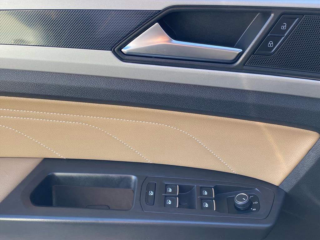 Certified 2023 Volkswagen Atlas Cross Sport SE w/ Panoramic Sunroof Package image 19