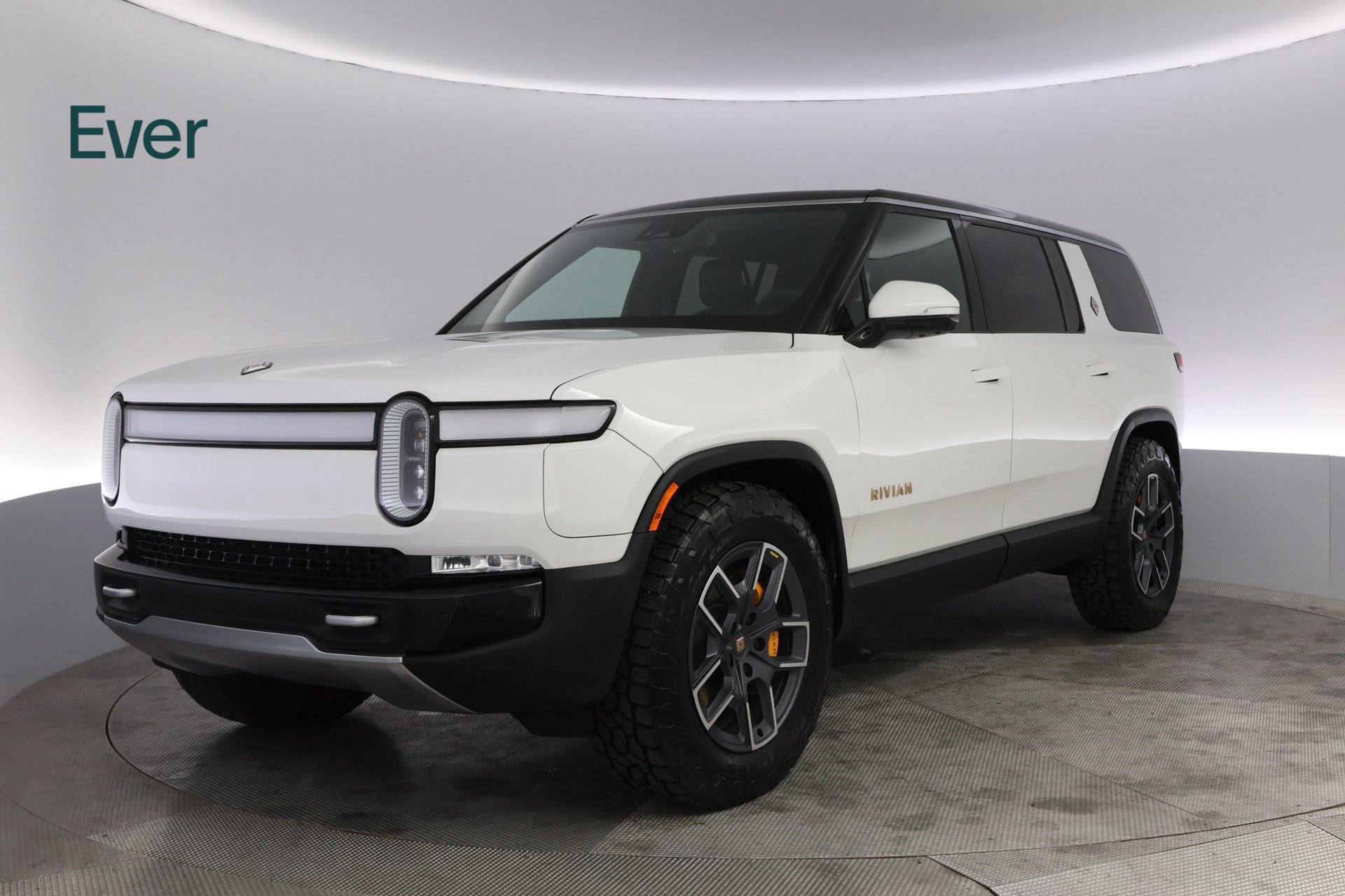 Used 2024 Rivian R1S Adventure Quad AWD/4WD image 2