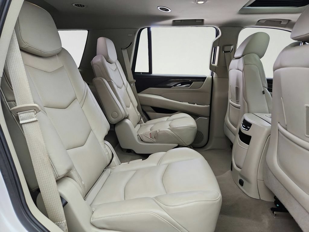 Used 2018 Cadillac Escalade Luxury AWD/4WD image 35