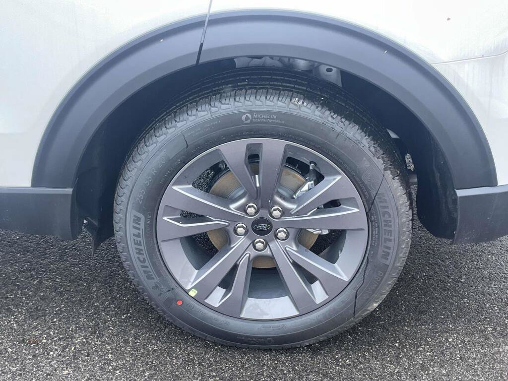 New 2026 Ford Explorer Active w/ Active Comfort Package AWD/4WD image 16
