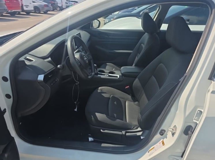 Used 2025 Nissan Altima 2.5 S FWD image 3