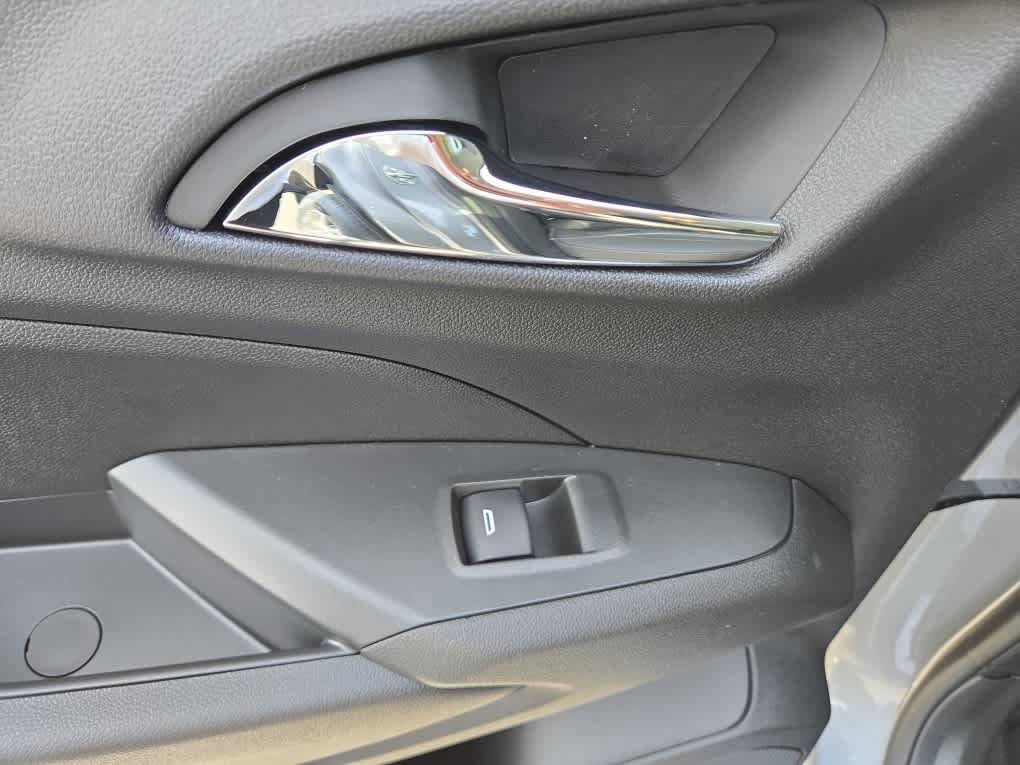 New 2026 Chevrolet Trax LT w/ Driver Confidence Package image 32