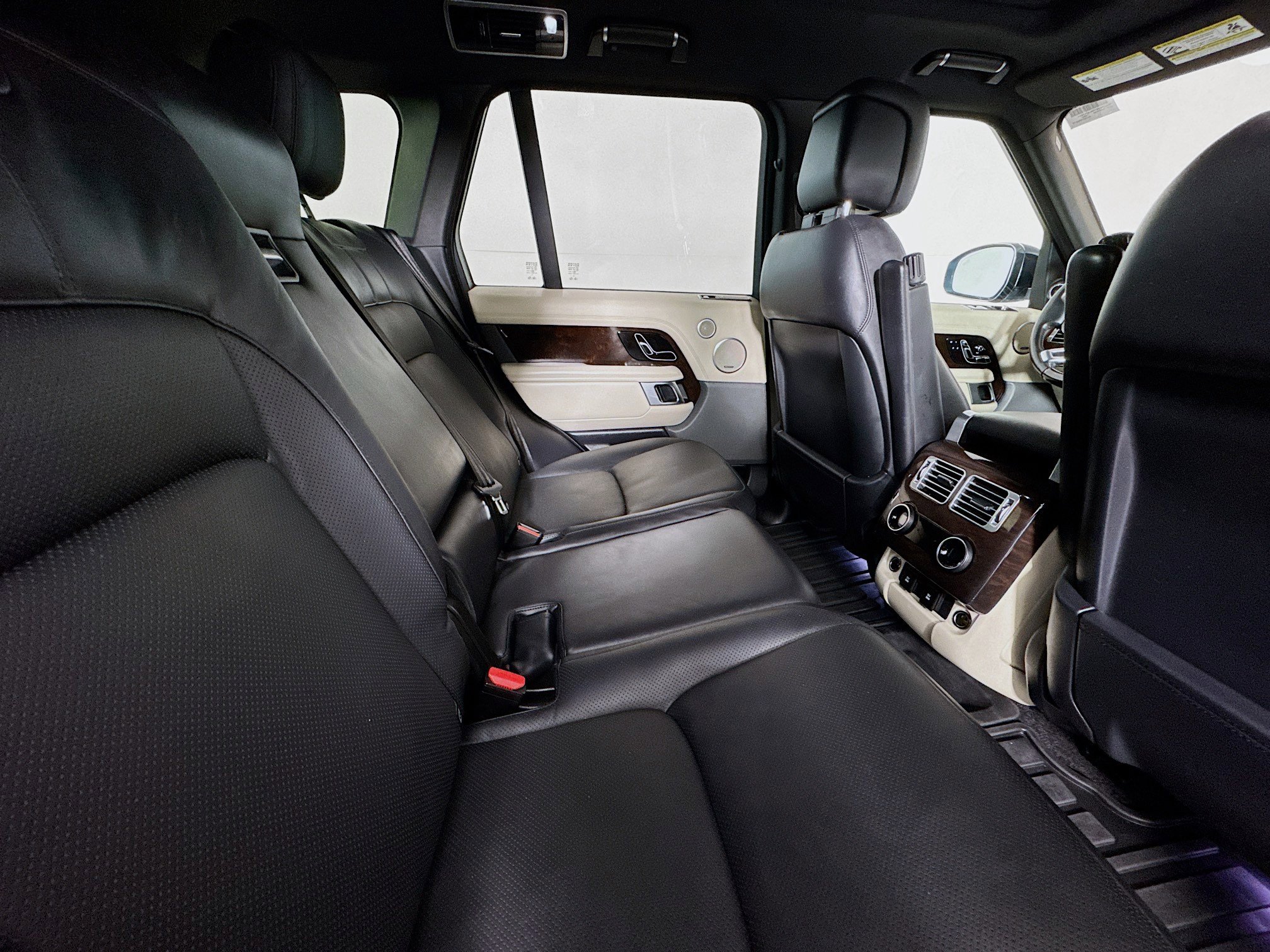 Used 2019 Land Rover Range Rover HSE image 26