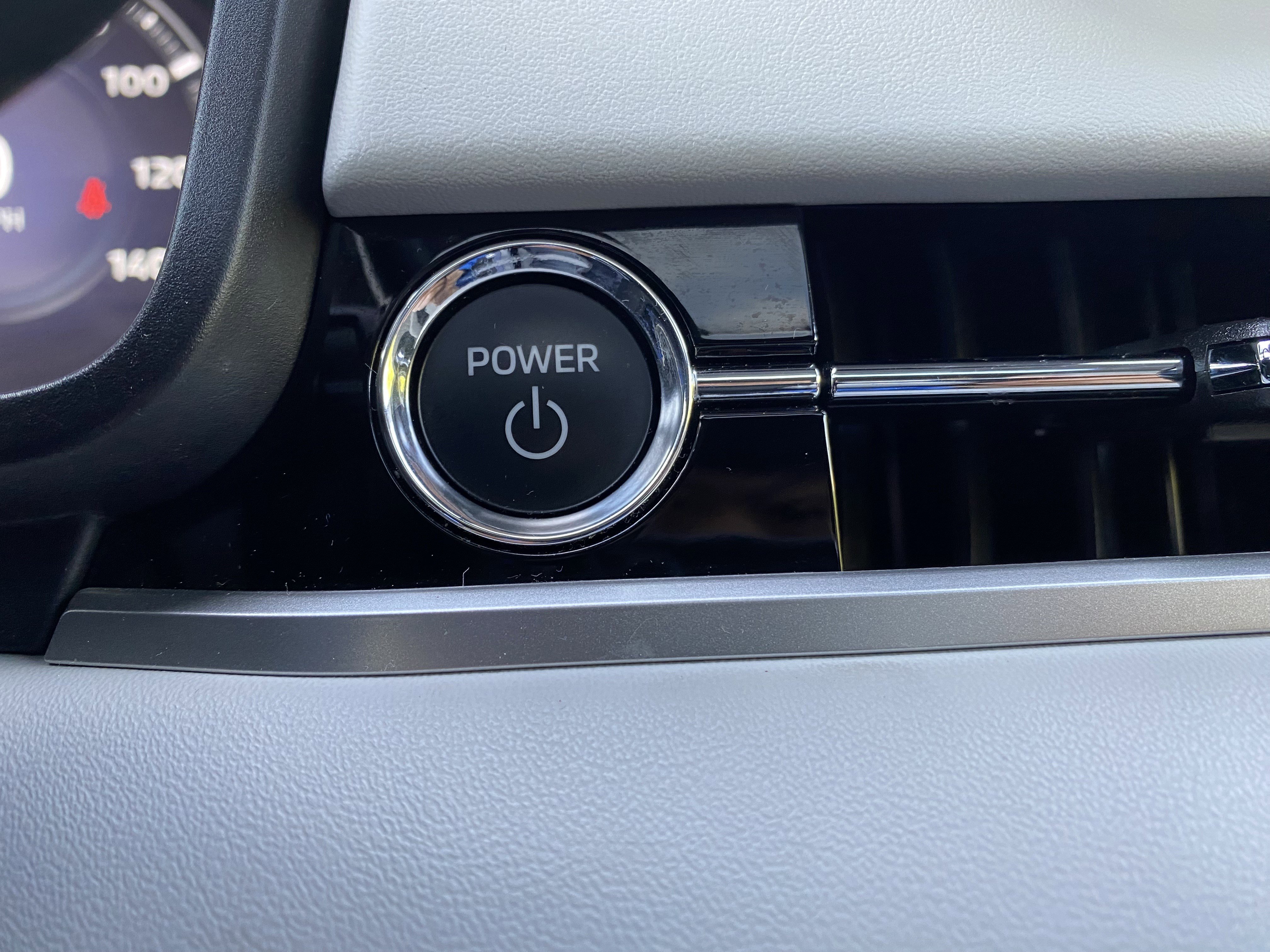 Used 2024 Mitsubishi Outlander 4WD Plug-In Hybrid image 29
