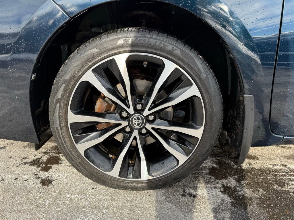 Used 2017 Toyota Corolla SE w/ SE Premium Package image 24