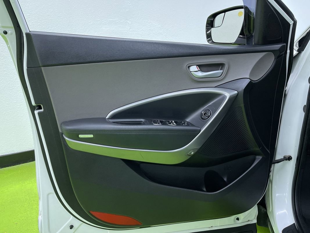 Used 2017 Hyundai Santa Fe Sport image 16